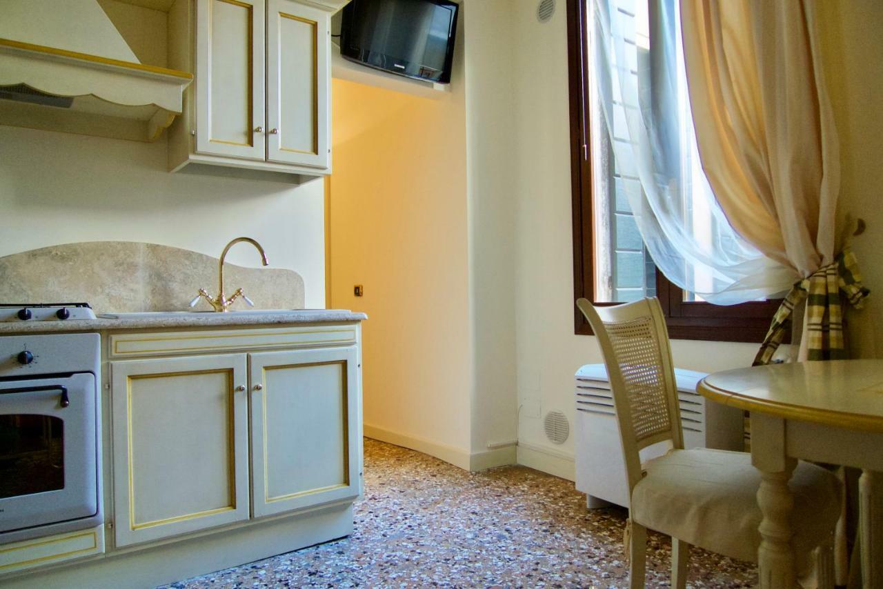 Melusina Apartments Rialto Venezia Esterno foto