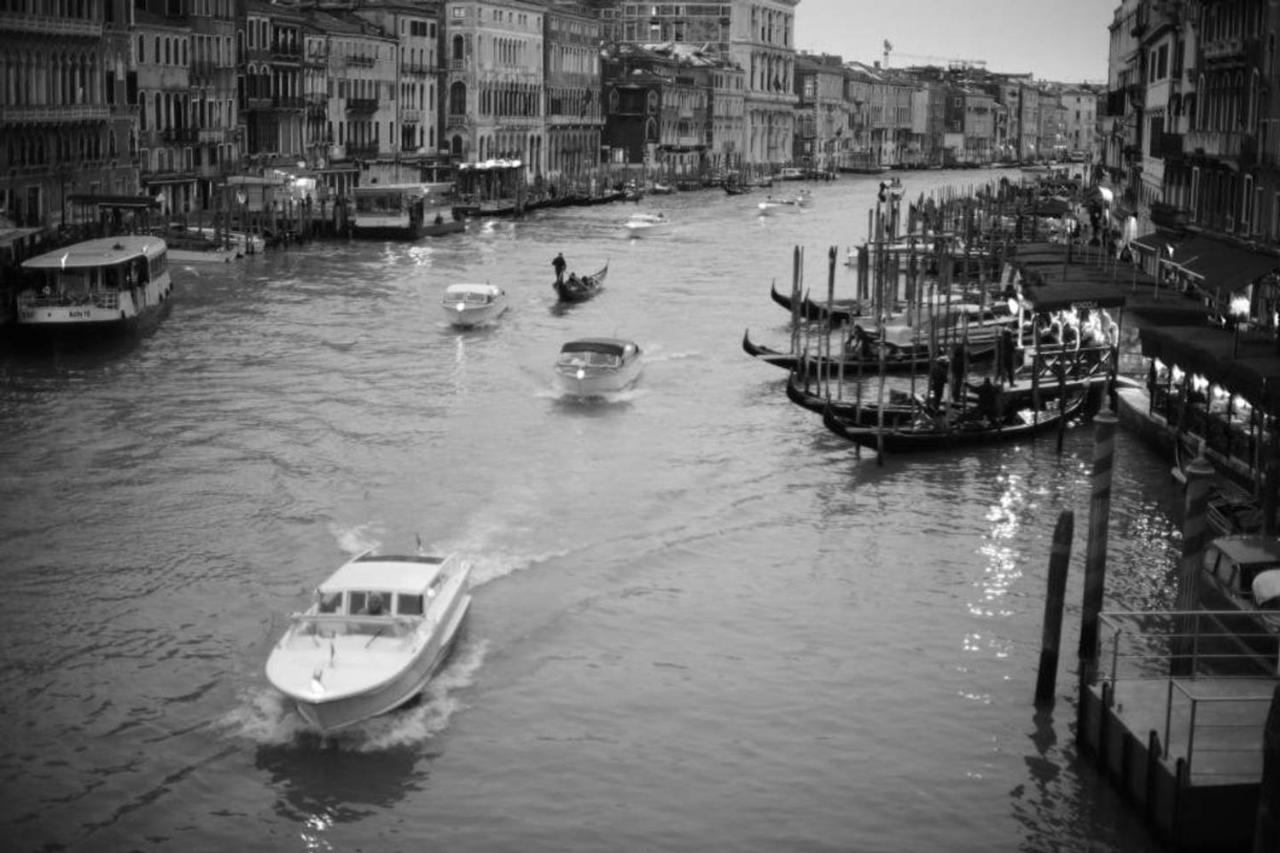 Melusina Apartments Rialto Venezia Esterno foto
